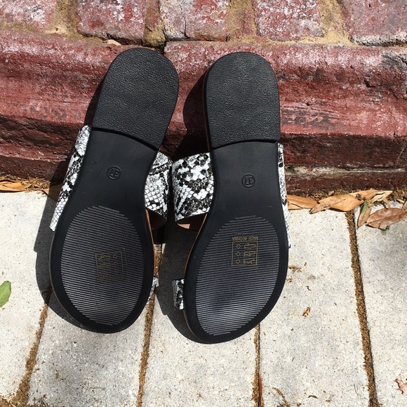 Snakeskin Sandals Vegan EUC sizes 1 left! - Picture 3 of 3